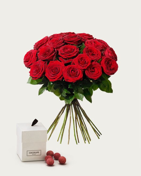 Beställ Blommogram via Interflora - 20 röda rosor med lakritskulor